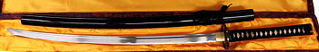 Handsmidda samurai svärd (Katana)  -  Rung Tsuba med Samurai 
