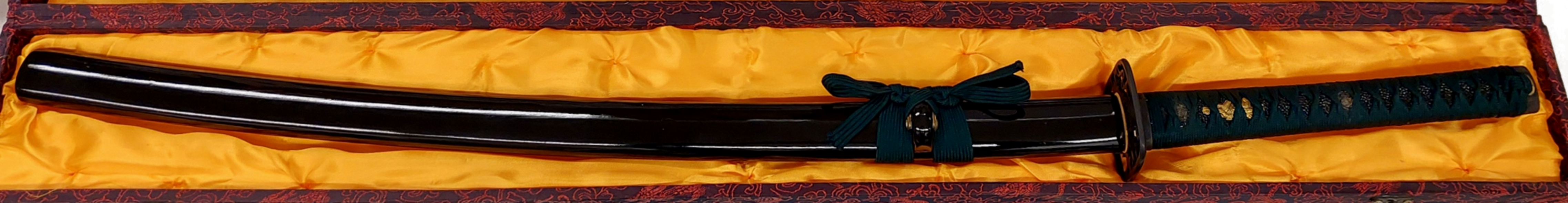 Handsmidda samurai svärd (Katana)  -  Grön / Svart Tsuka
