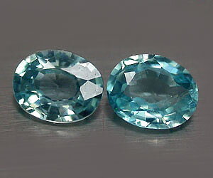 Circonita azul natural talla ovalada calibrada de 5x4 mm a juego, peso total 0,87 ct