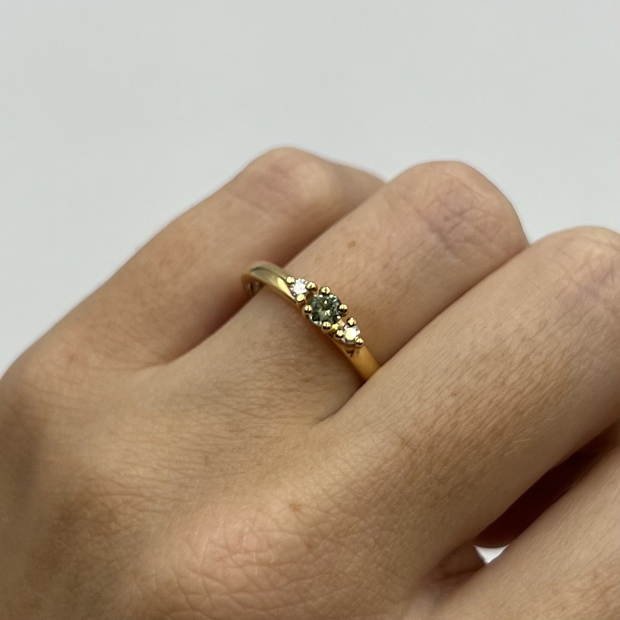 Ring Louise handgjord grön safir guld 18 karat 