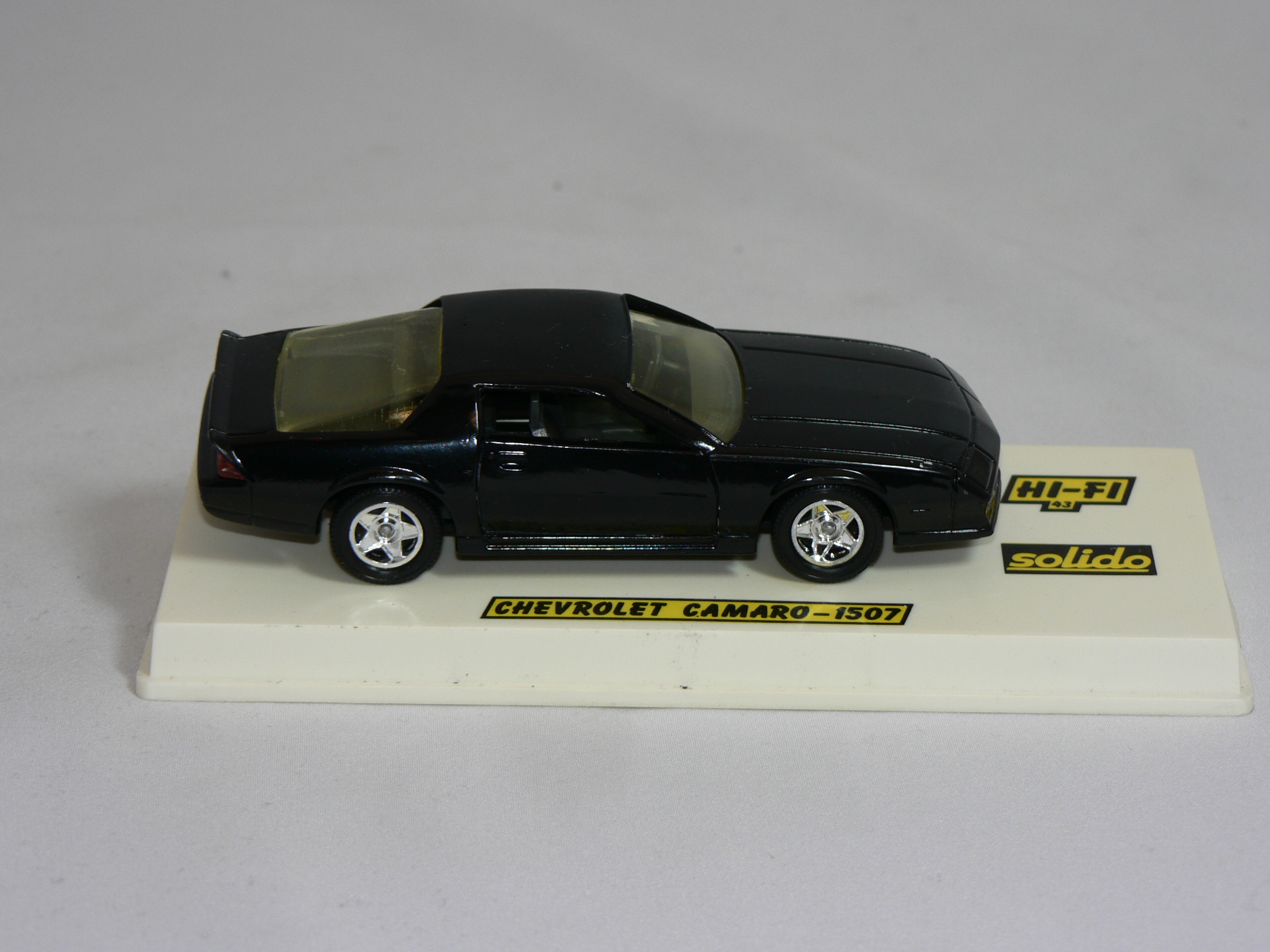 Chevrolet Camaro    1:43  Solido - 3