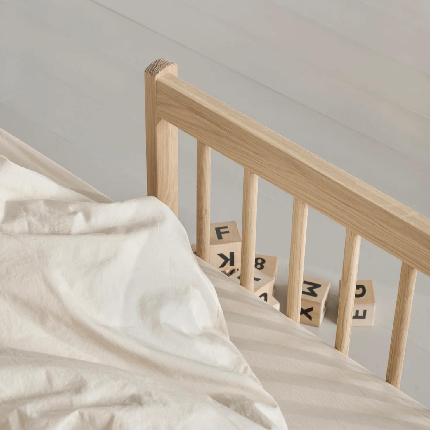 Juniorsäng Mini+ Ek Oliver Furniture - 3