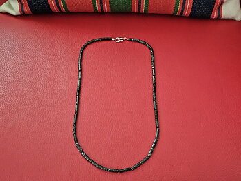 Necklace knotted with Porfhyry, sterling silver clasp