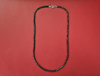 Necklace knotted with Porfhyry, sterling silver clasp