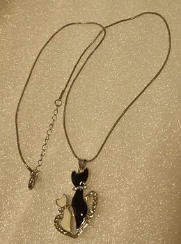 Halsband" Svart och vit katt"