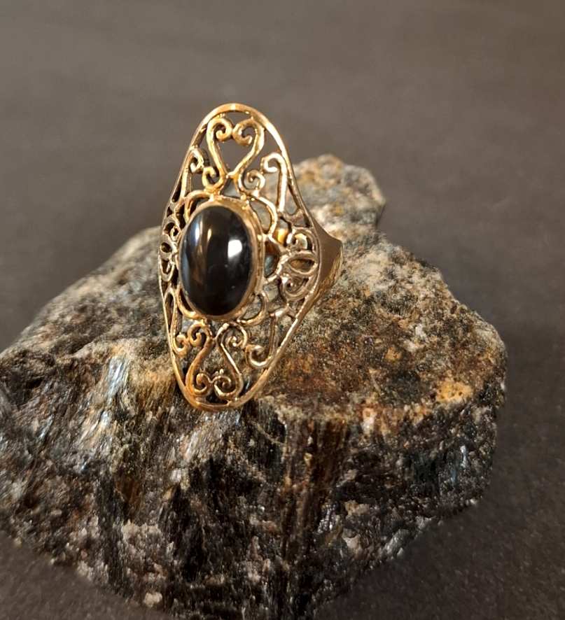 Bronsring med Cabochon i Svart Onyx