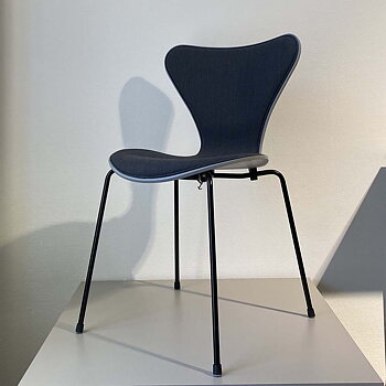 Sjuan 3107 Stol (Christianshavn grå/Nine grey) - Designfynd/Skyltex* Fritz Hansen