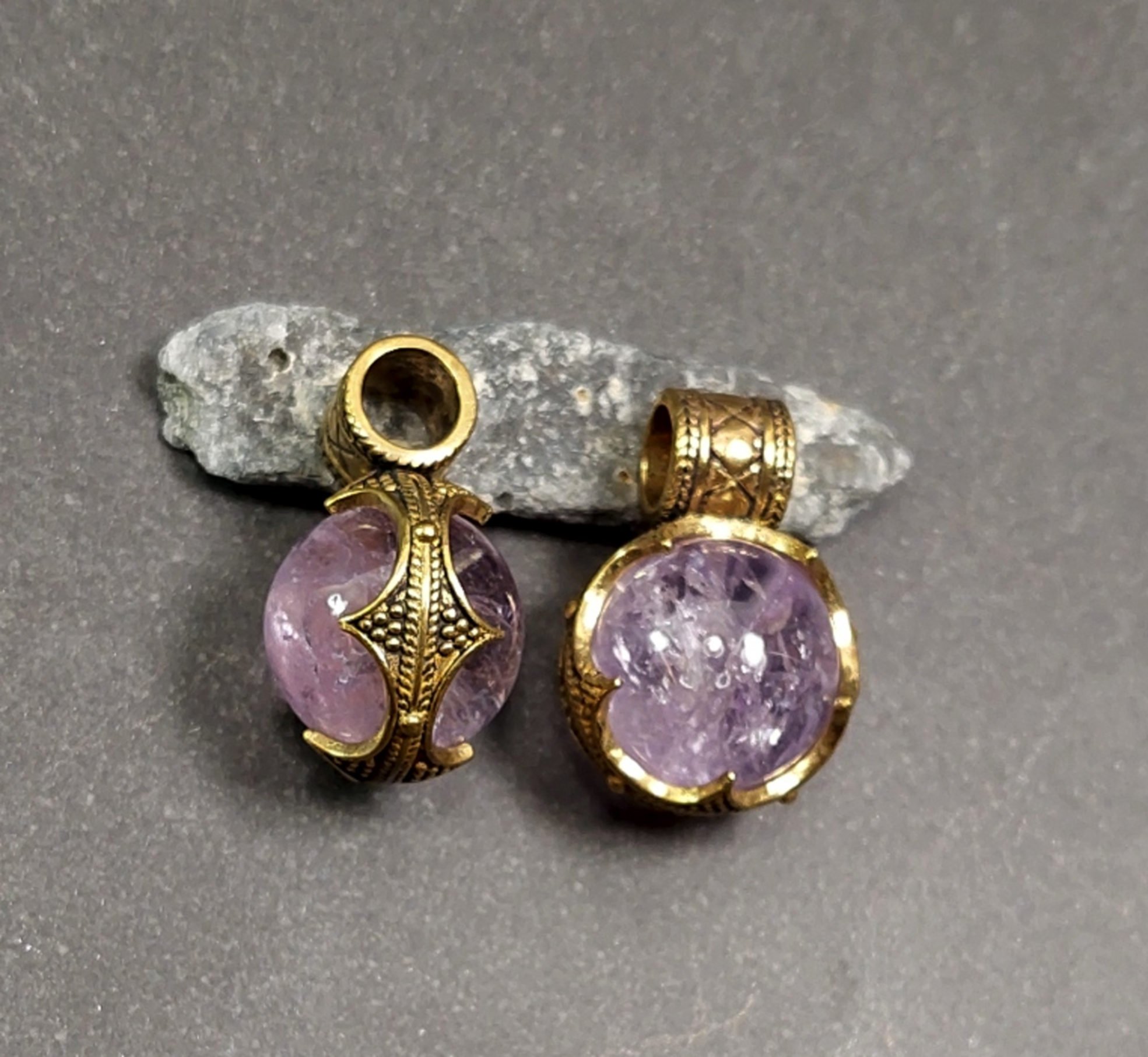 Gotlandskula i Brons och Ametist - Fröjelkula  - 15mm Klot