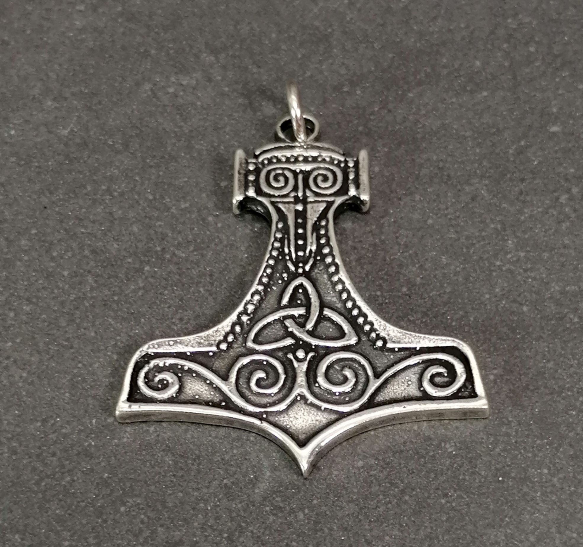 Tors Hammare med Triquetra - Hänge i Silver - Stor