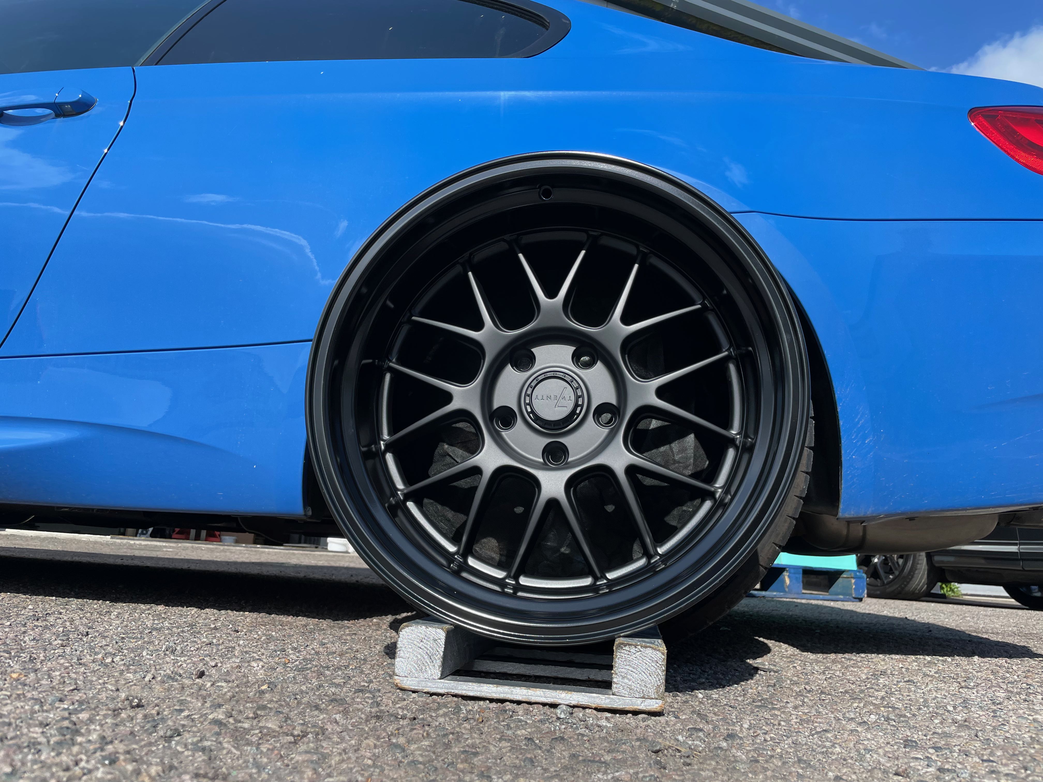 18" 7Twenty S57 Matt black 5x120 - 2