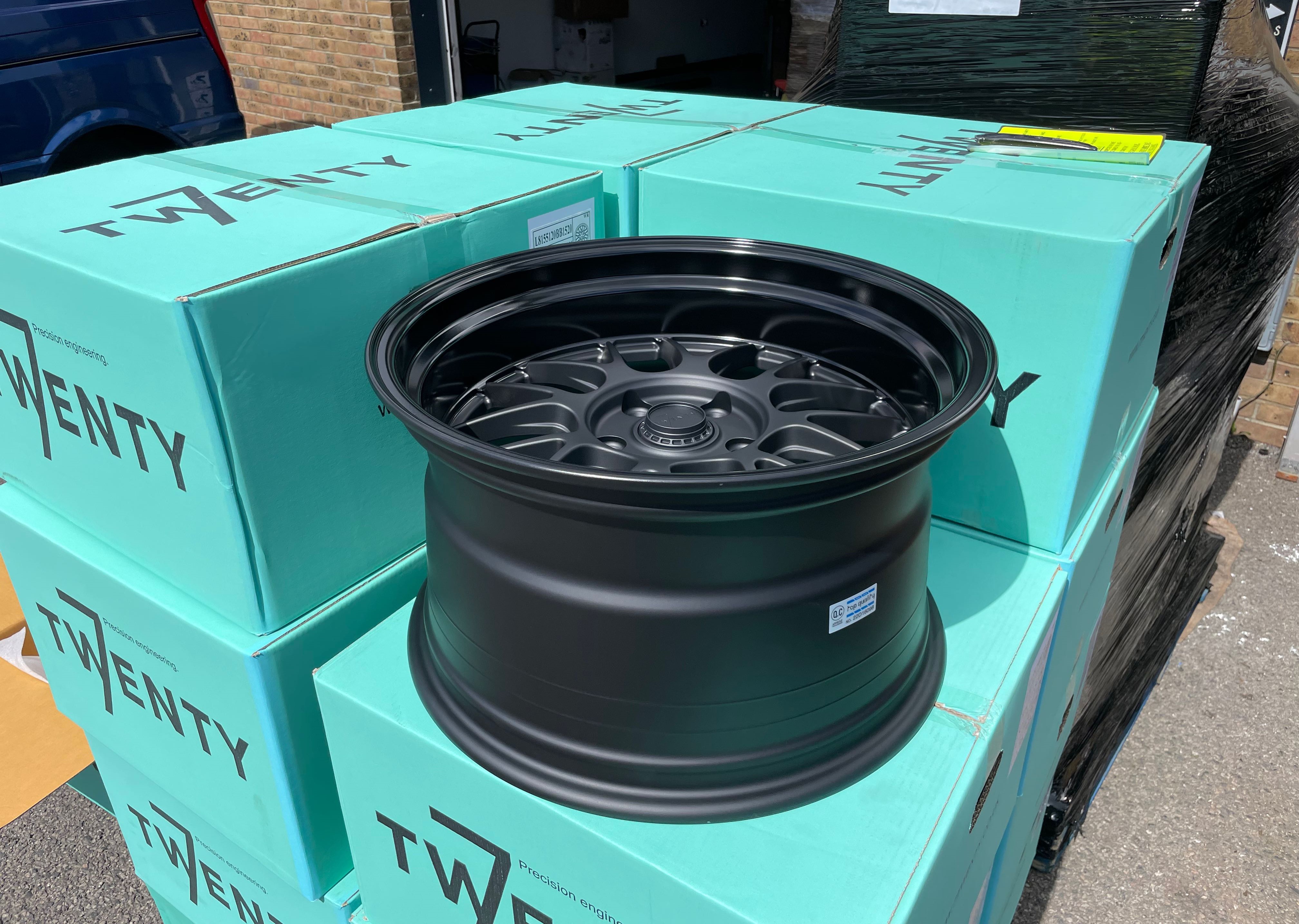 18" 7Twenty S57 Matt black 5x120 - 6