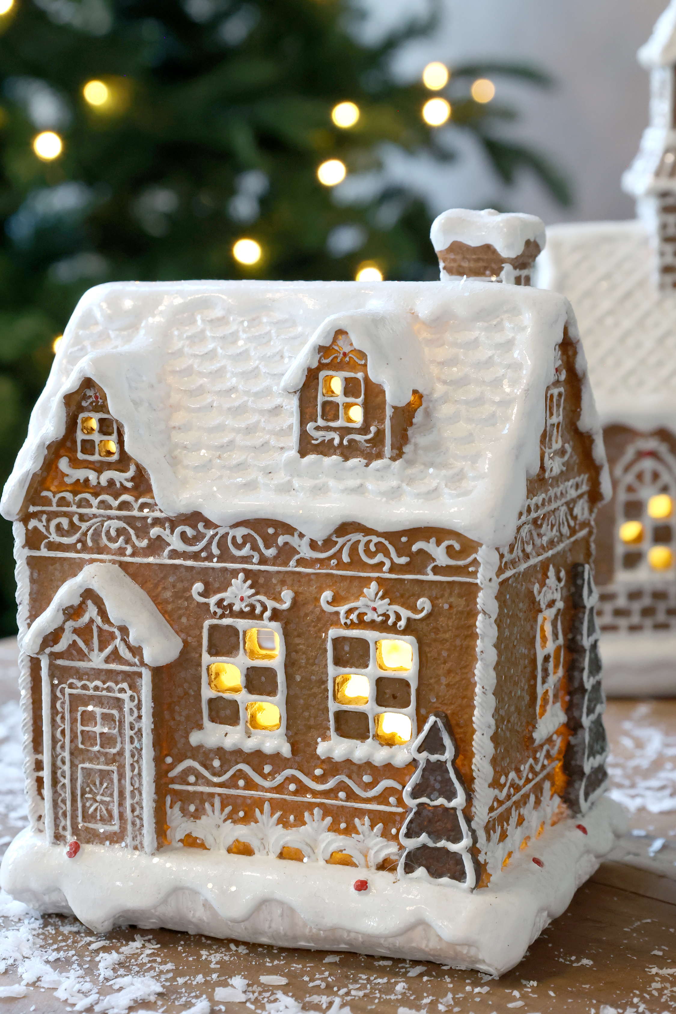 Gingerbread house with LED lighting - 17x13 cm - 7