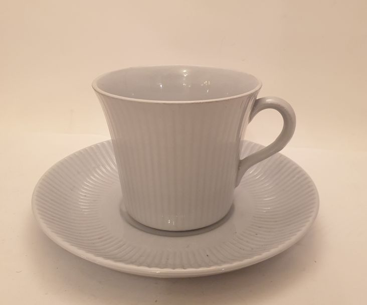 Teacup with saucer grey ribbed
