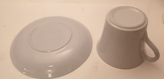 Teacup with saucer grey ribbed - 3