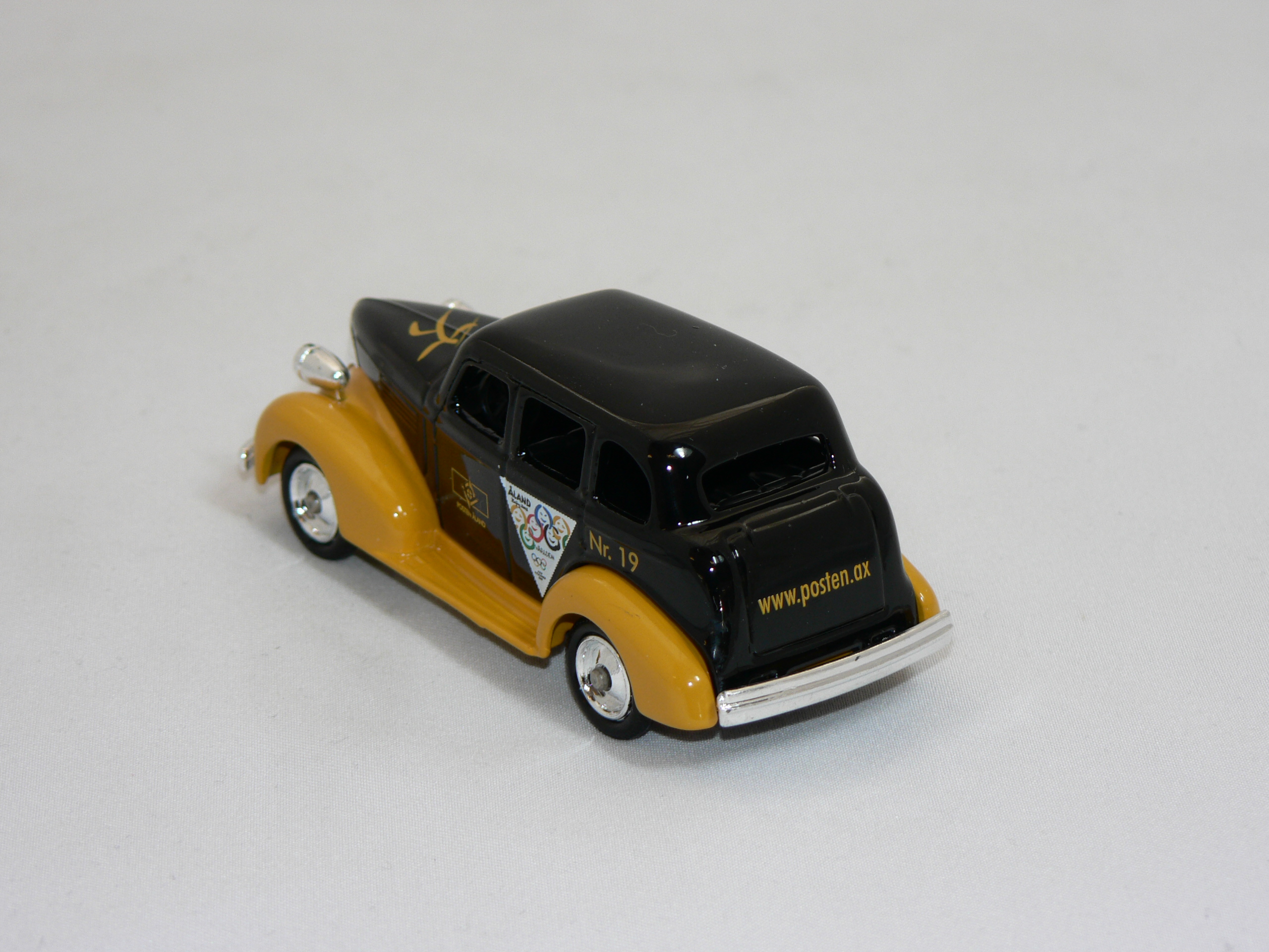 Chevrolet DG 48  1:43  LLedo  (Posten Åland) - 2