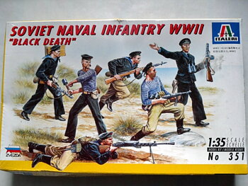 Soviet Navai Infantery   1:35 Italeri  (Byggsats)