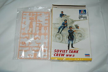 Soviet Tank Crew   1:35 Italeri