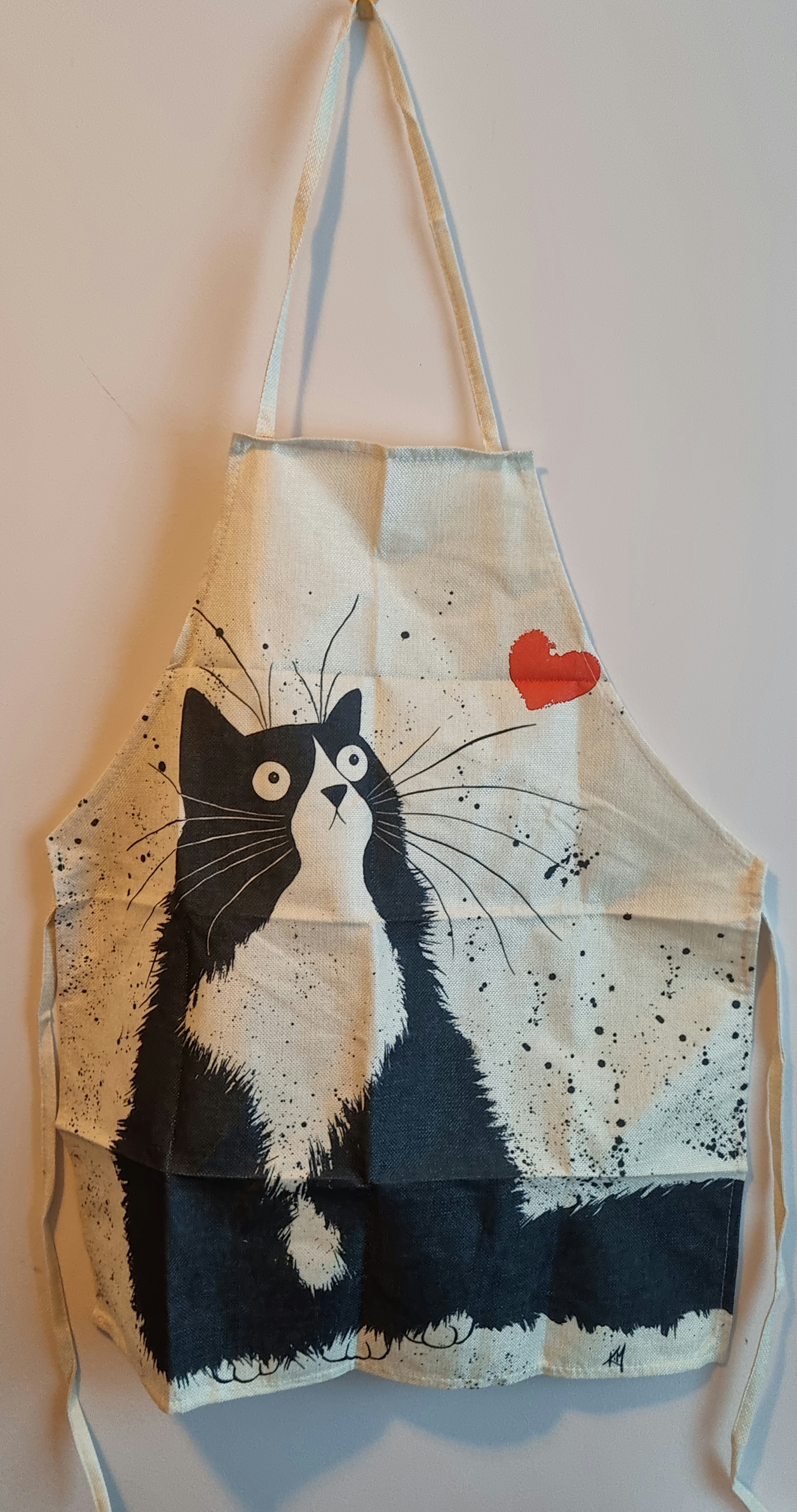 Förkläde i linne "Katt och hjärta"