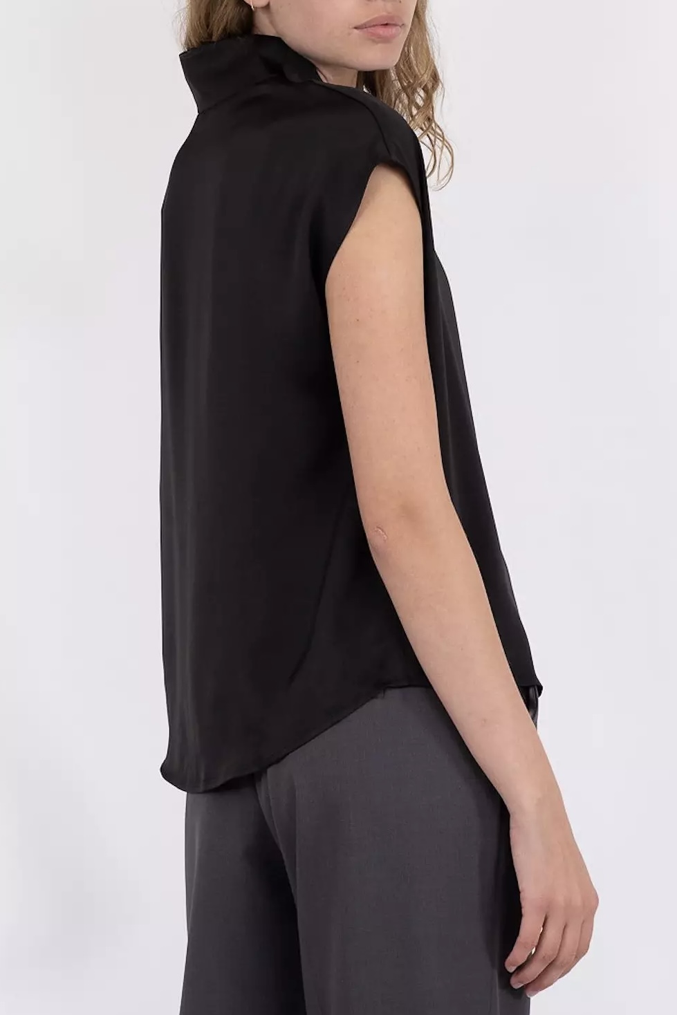 Neo Noir - Flana Drapy Satin Blouse Black - 3