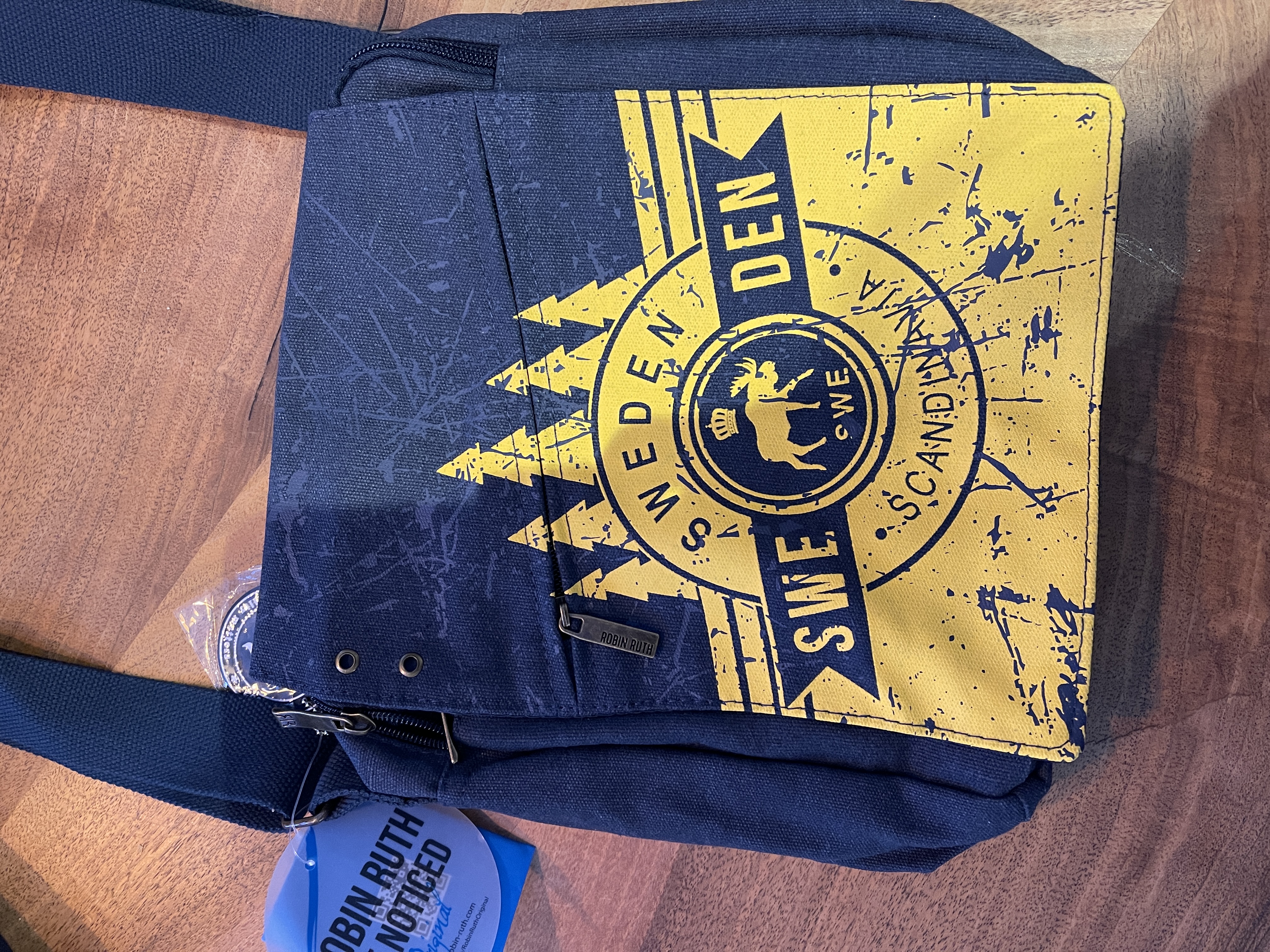 Messenger Bag SWEDEN Elch im Wald blau, gelb Druck