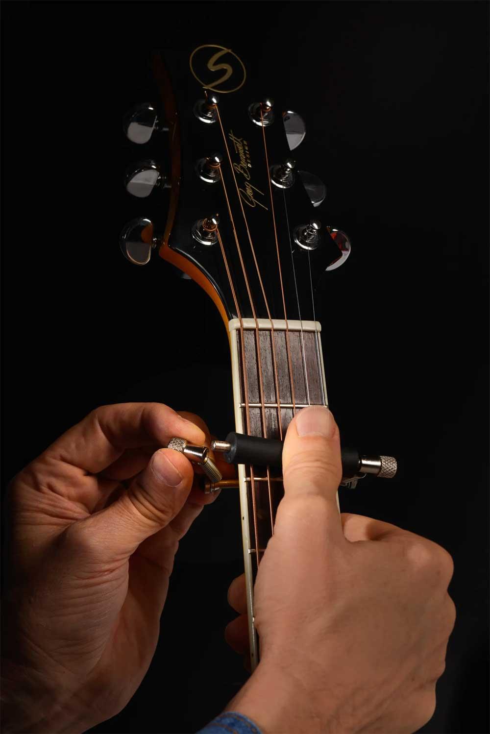Glider Rolling Capo - GL-1 by Greg Bennett - 3
