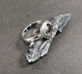 Gotlandsjuvel Ring  i Silver och Bergkristall