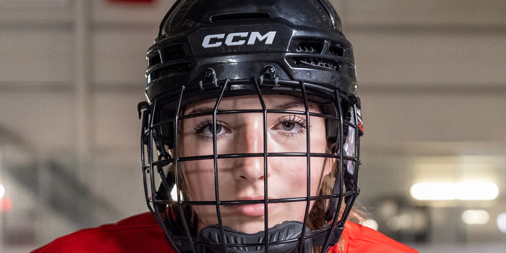 Guide - Hur provar du ut ny ishockeyhjälm?