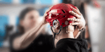 Guide - Vad är skillnaderna mellan en billig och dyrare ishockeyhjälm? 
