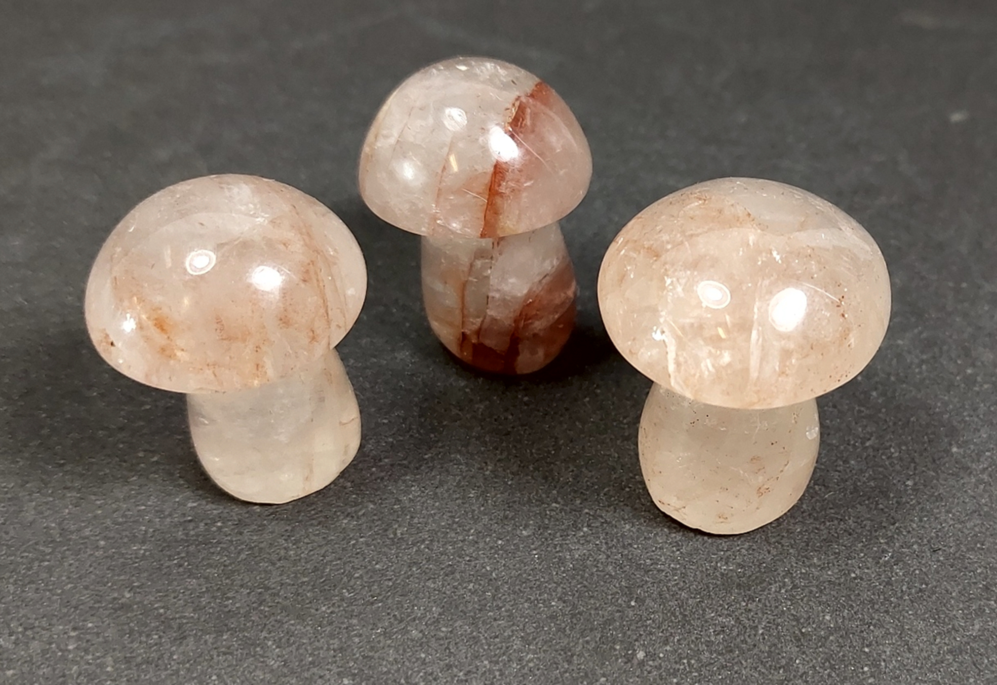 Små Svampar  i olika halvädelstenar - ca. 4cm - 2