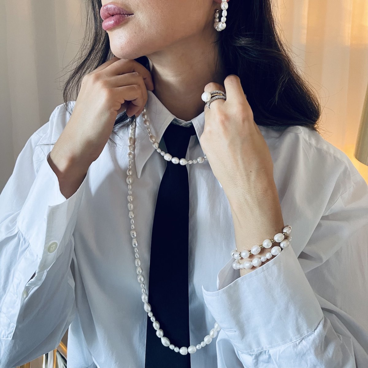 POSH PEARL LONG NECKLACE