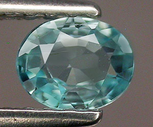 Impresionante circonita azul natural ovalada calibrada de 5x4 mm
