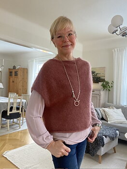Lindas mohairslipover light, tillsammans med garn
