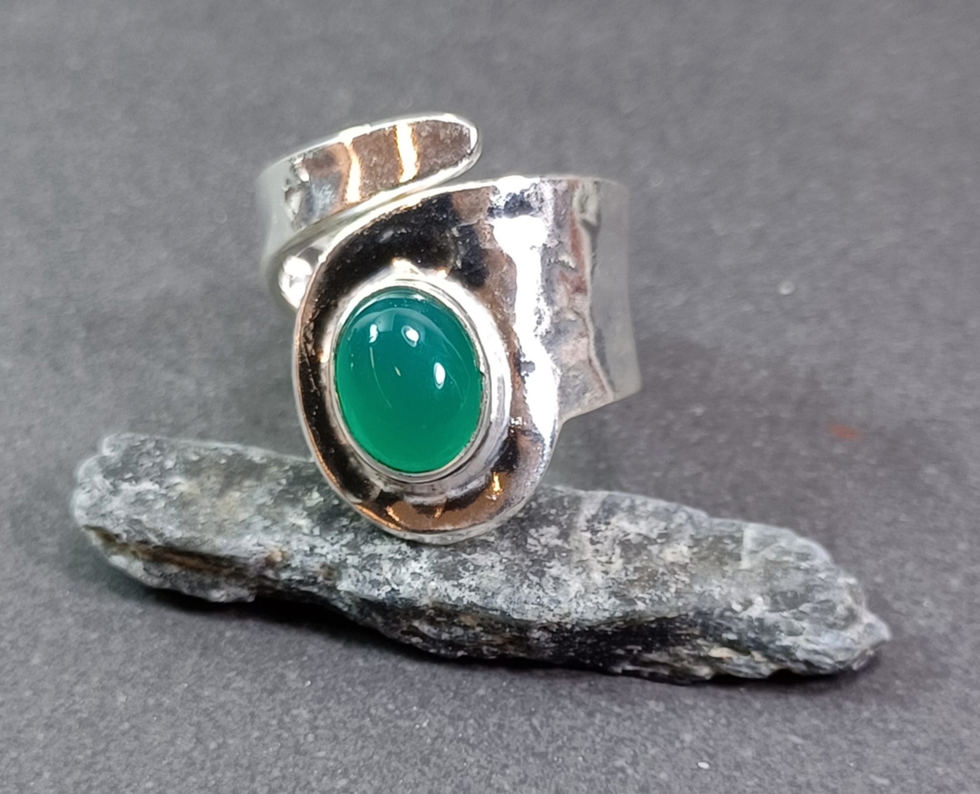 Ställbar Silverring med oval Sten Cabochon. - 3