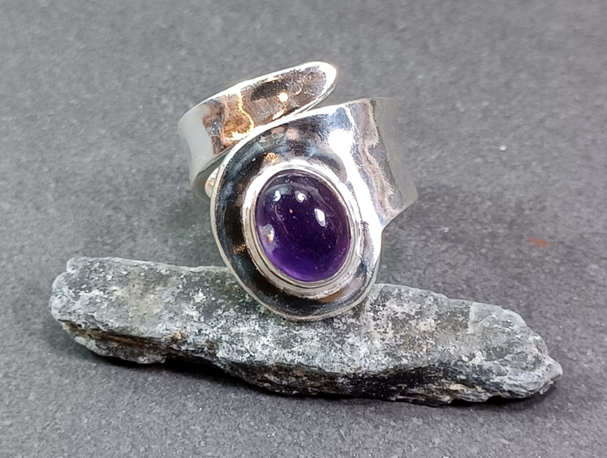 Ställbar Silverring med oval Sten Cabochon. - 2