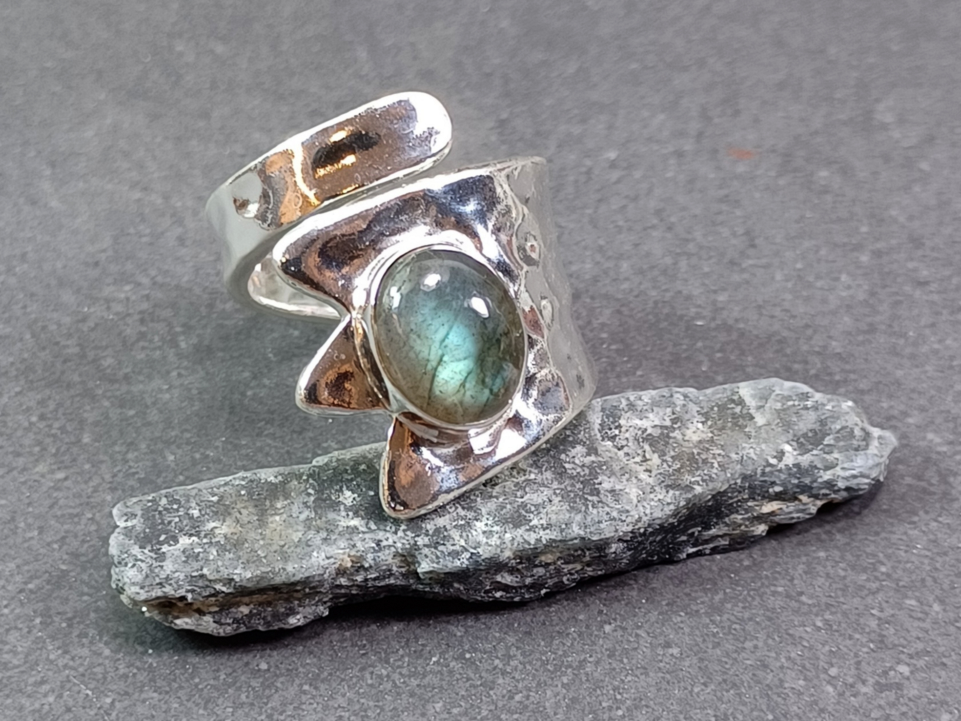 Ställbar Silverring med oval Sten Cabochon. - 3