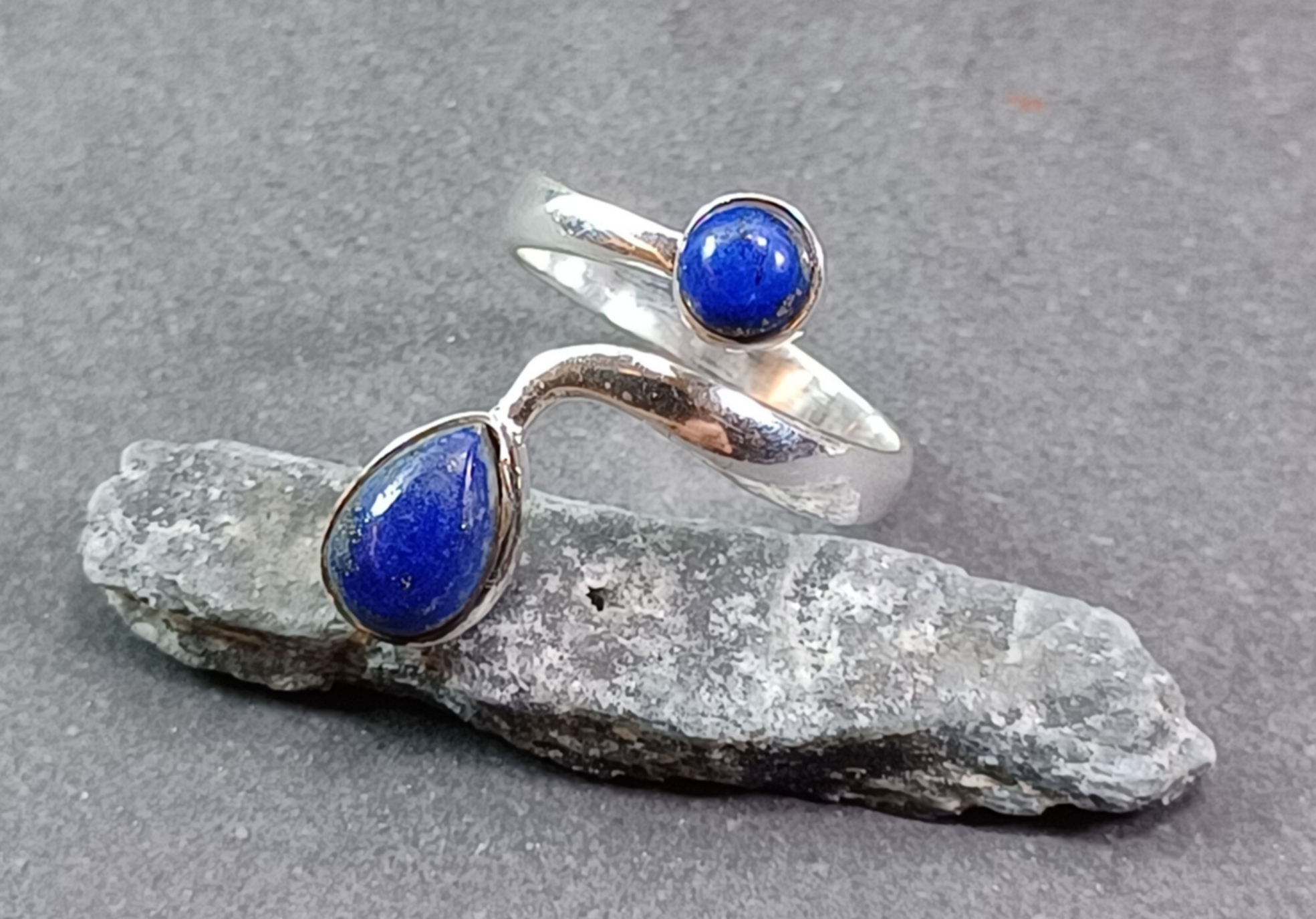 Ställbar Silverring med Rund och Droppformad Sten Cabochon. - 10