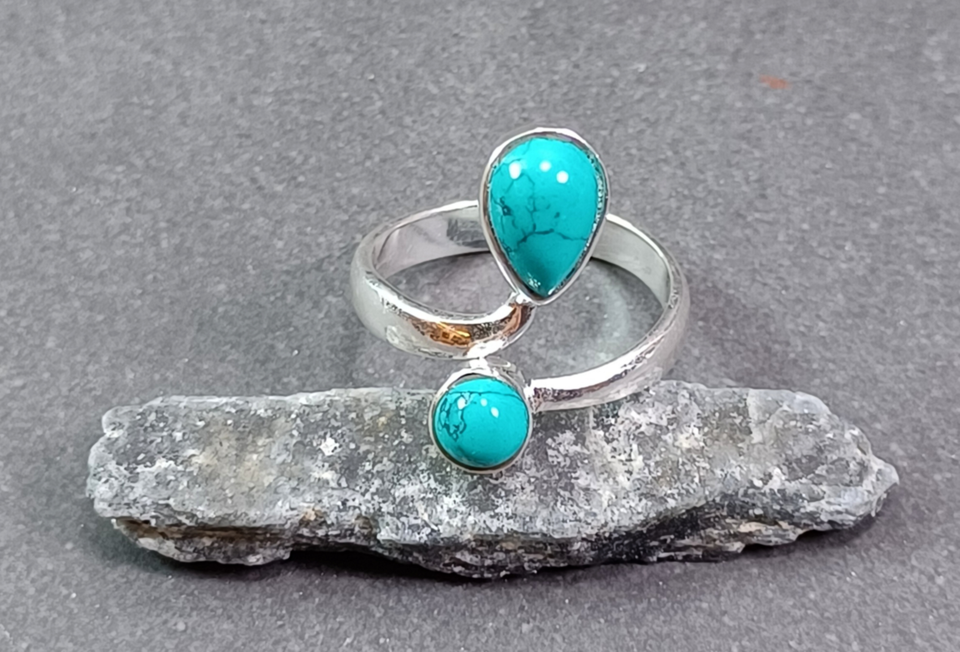 Ställbar Silverring med Rund och Droppformad Sten Cabochon. - 6