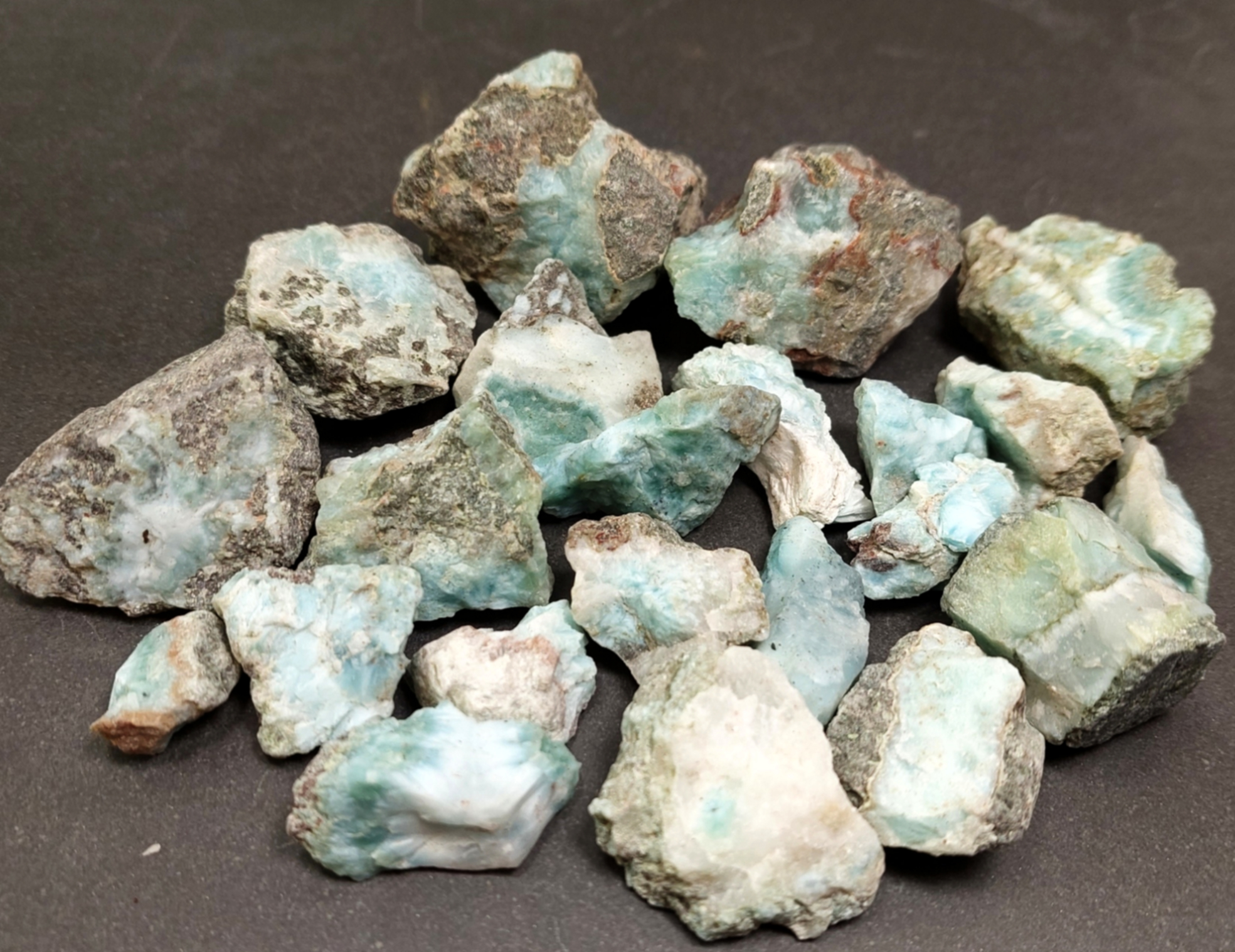 Larimar, Rå 
