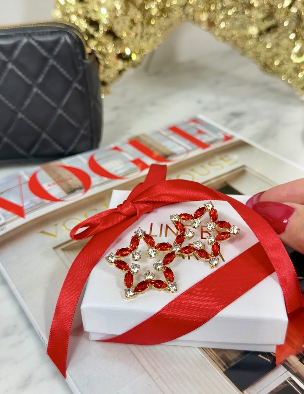 Earrings Star Stud Red Gold