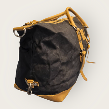 Waxed canvas duffelbag