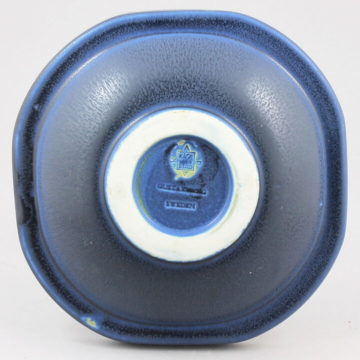 Wilhelm Kåge (KAPA 1958) Blue Octagonal Bowl with Relief 18 cm (2)