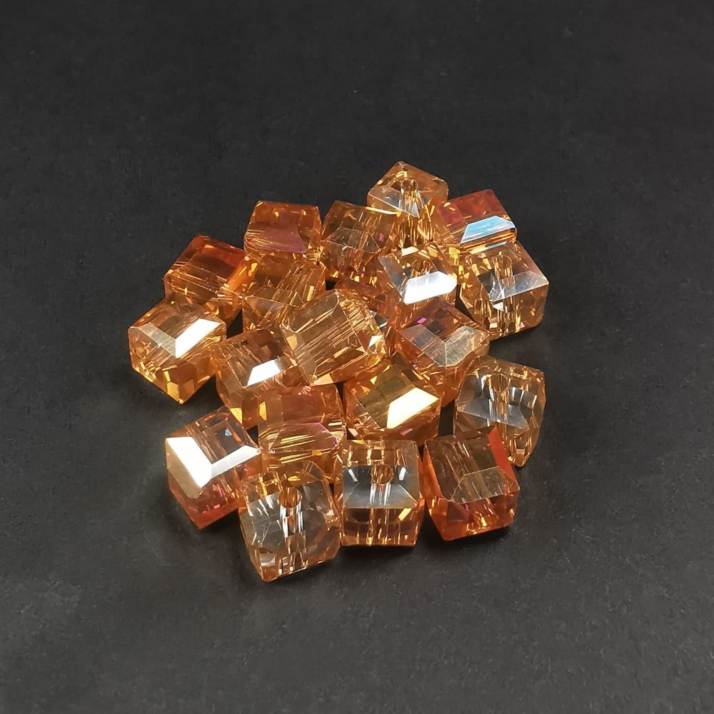 Kub facetterad 7mm orange lyster 20st