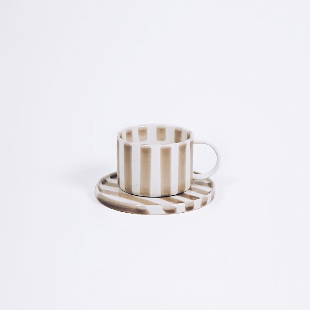OLSSON & JENSEN Monica Kopp med fat i beige randigt