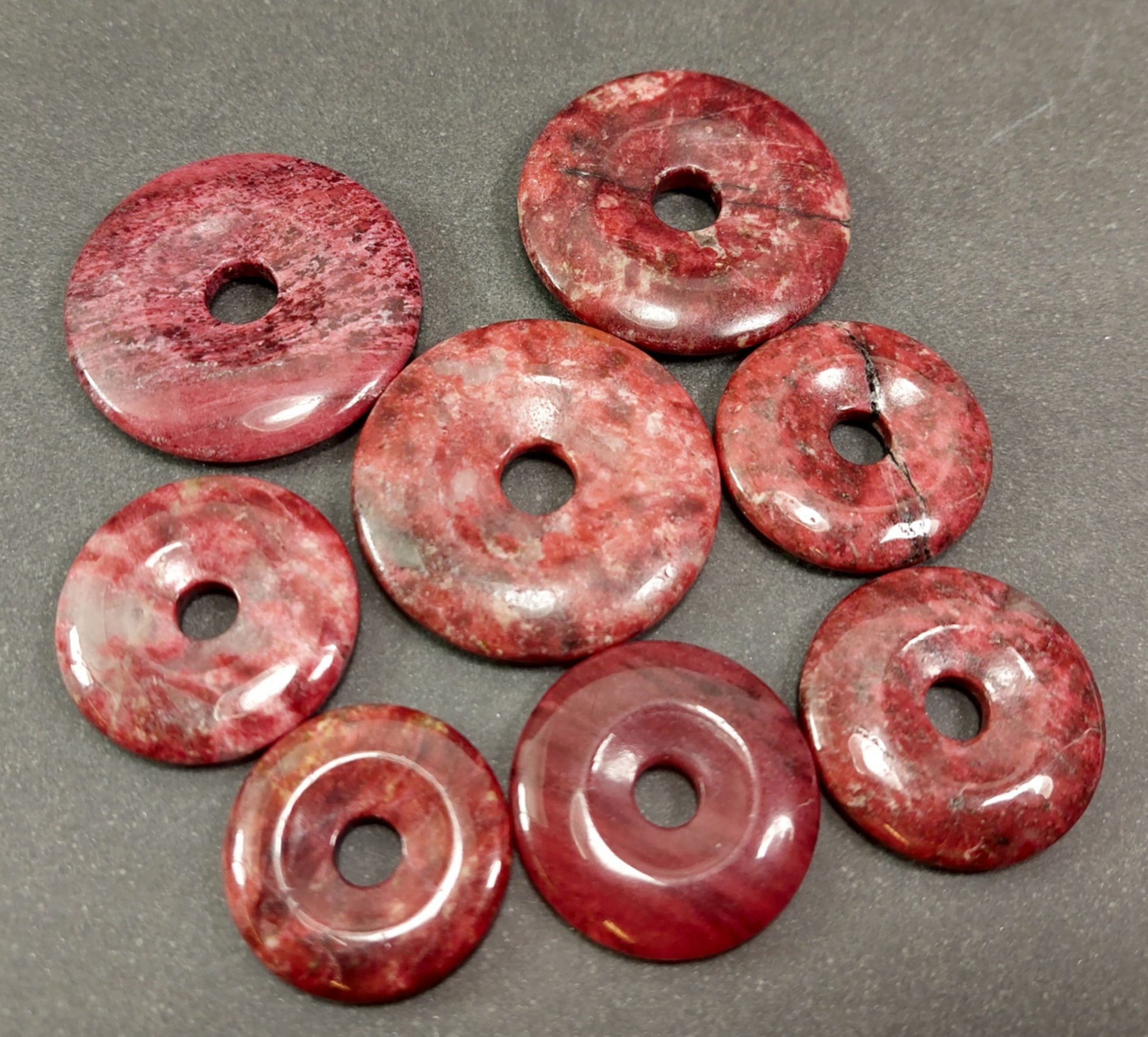 Norsk Röd Tulit -  Sten Donut /Ring form
