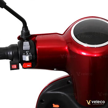 Digitaldisplay_på_röd_elmoped_Sparky_klass_1_moped