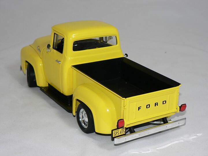 Ford Pickup  1956  1:18 Ertl  American Graffiti