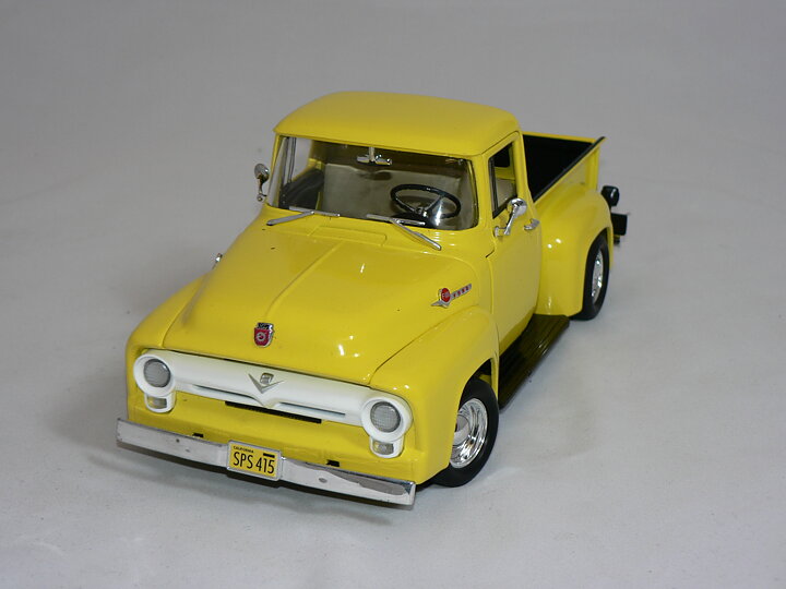 Ford Pickup  1956  1:18 Ertl  American Graffiti