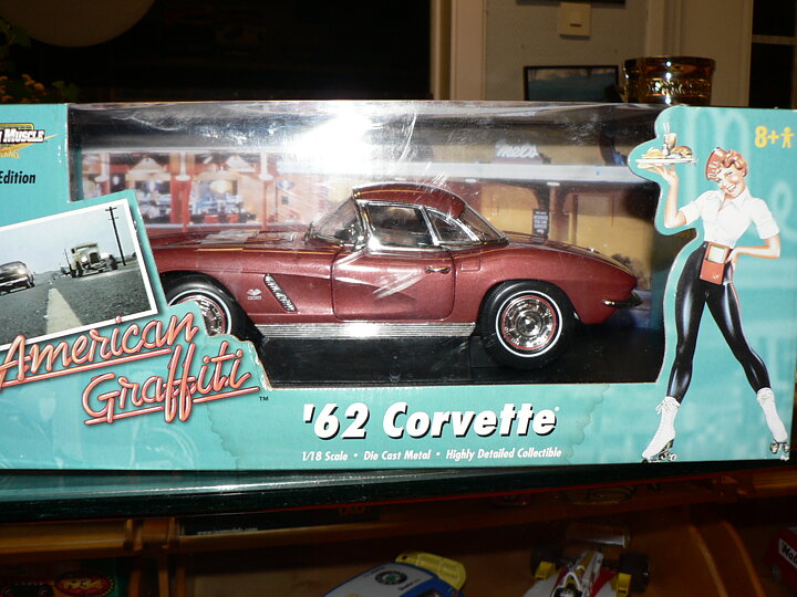 Chevrolet Corvette  1962  1:18  Ertl   American Graffiti