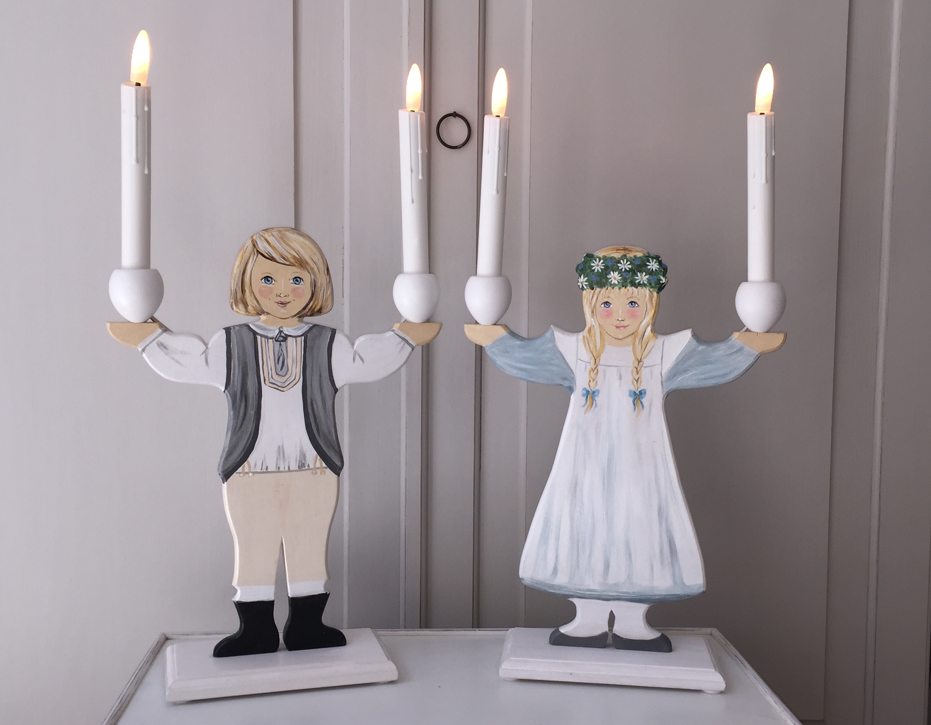 Svensktillverkade och handmålade ljusdockor