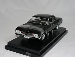 Buick GS 400   1967  1:18  Ertl/Auto World